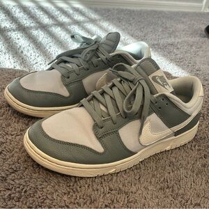 Nike Low Dunk Retro Mica Green Men's 9 Women's 10.5